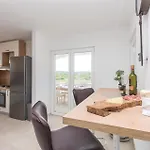 Three-bedroom In 別荘 *