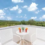 Three-bedroom In * Debeljak
