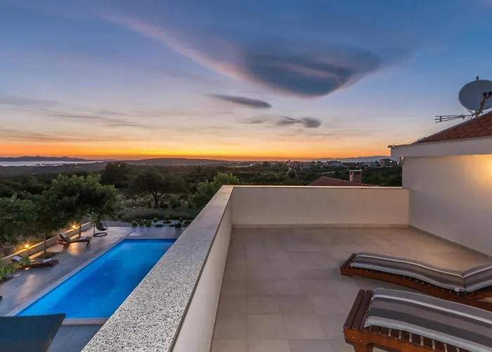 Three-bedroom In * Debeljak