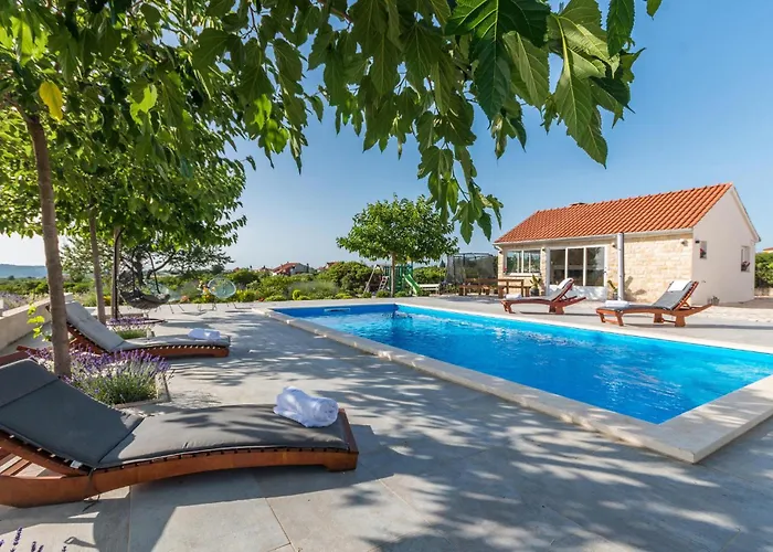 Three-bedroom In Tatil Evi *