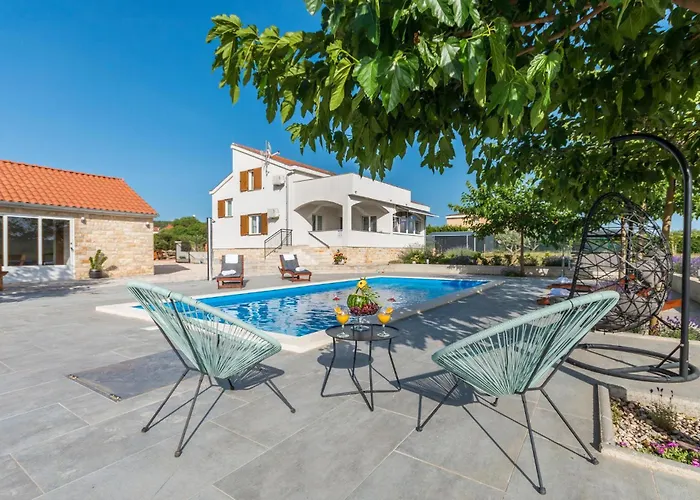 Three-bedroom In * Debeljak