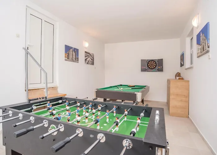 Three-bedroom In Debeljak
