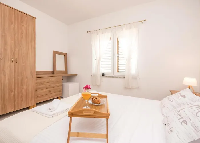 Three-bedroom In Tatil Evi Debeljak