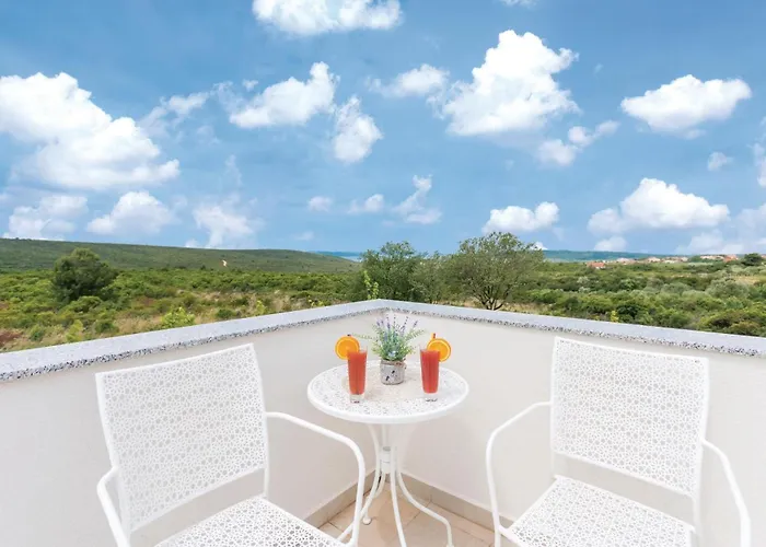 Three-bedroom In * Debeljak