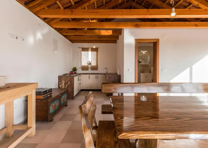 Three-bedroom In Debeljak