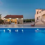 Three-bedroom In Σπίτι διακοπών