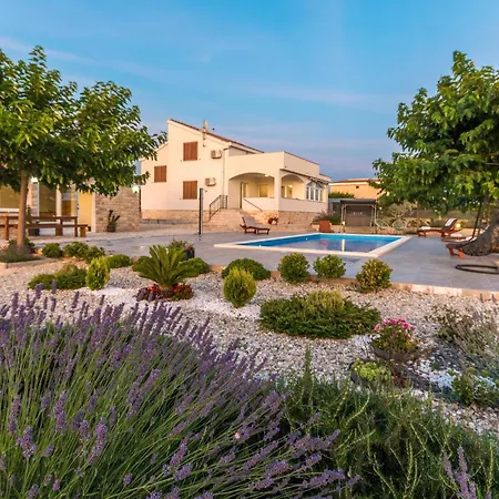 Cozy In With Outdoor Swimming Pool * Debeljak