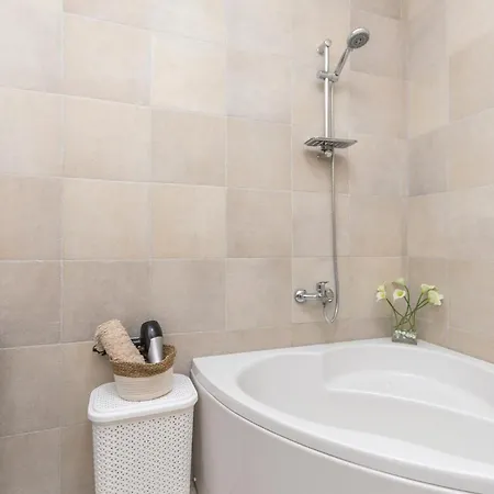 Cozy In With Outdoor Swimming Pool Casa vacanze Debeljak