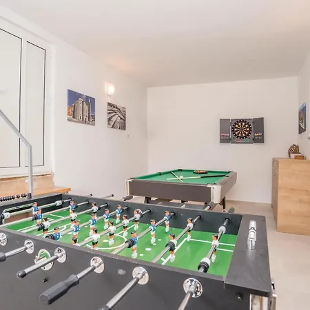 Three-bedroom In Debeljak