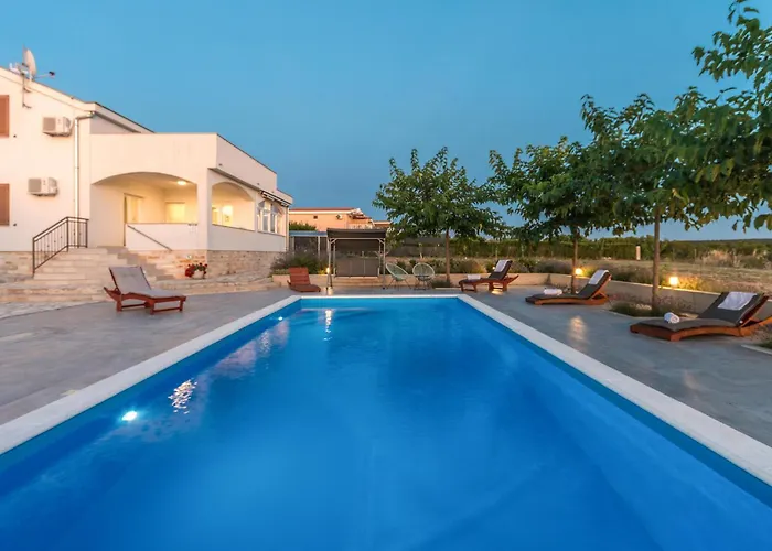Three-bedroom In Debeljak